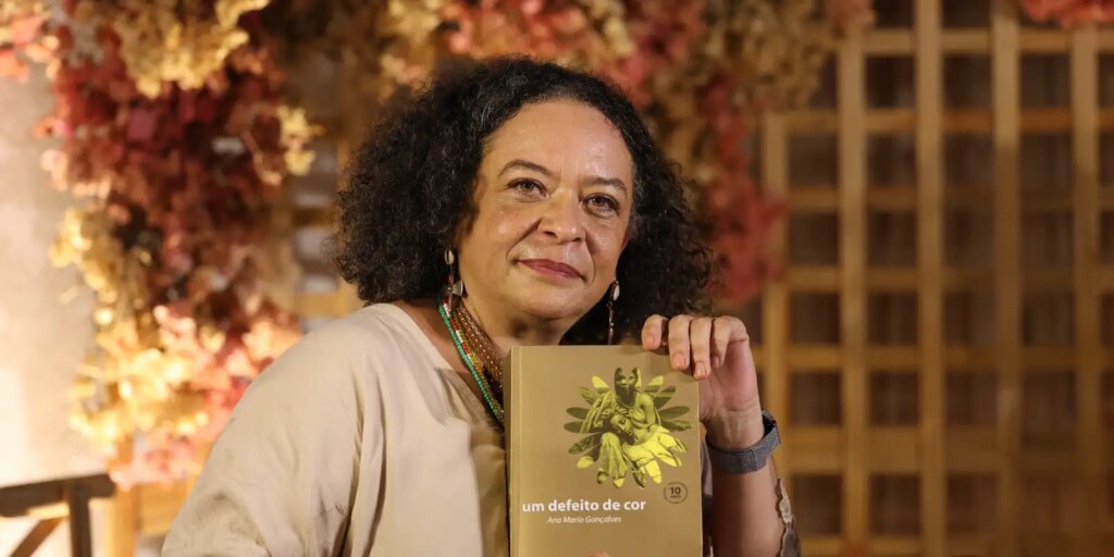 a-primeira:-ana-maria-goncalves-toma-posse-na-abl-nesta-sexta-(7)