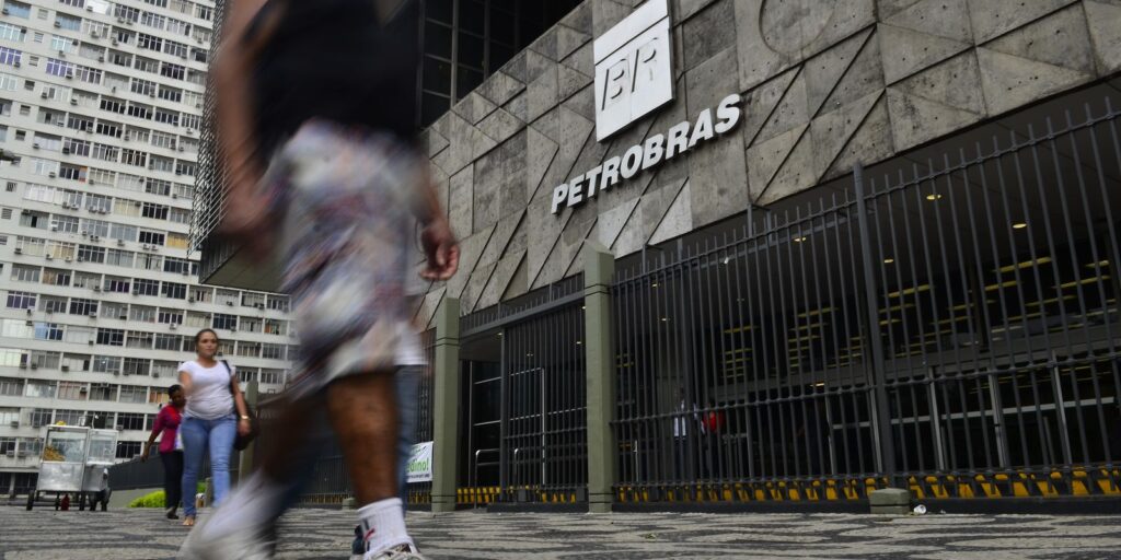 petrobras-reajusta-preco-do-querosene-de-aviacao-em-55%