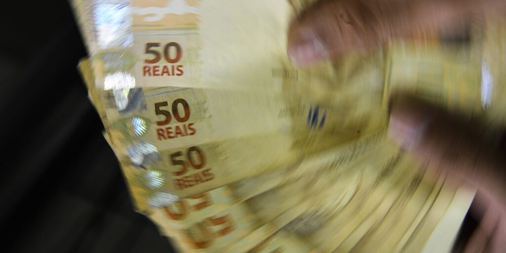poupanca-tem-retirada-liquida-de-r$-11,1-bilhoes-em-marco