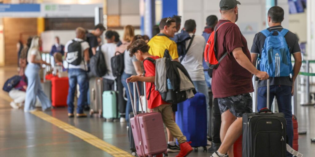 acao-do-governo-freia-alta-de-passagem-aerea,-diz-presidente-da-anac