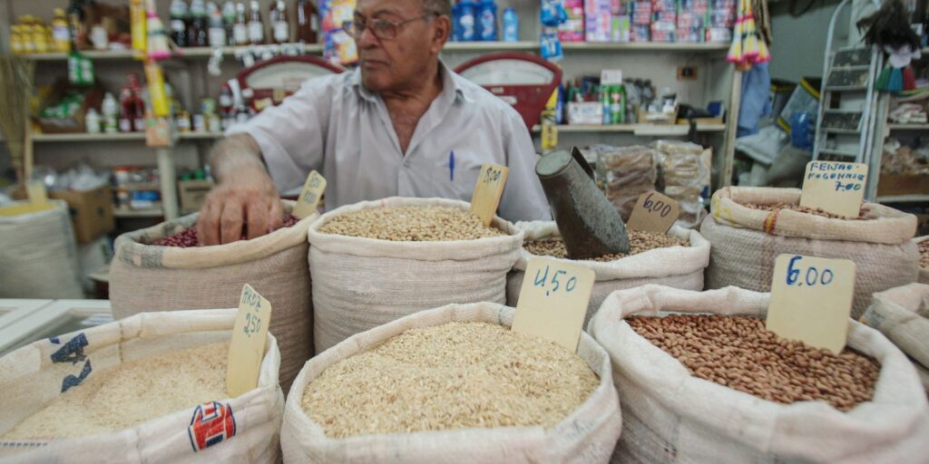 mercado-eleva-previsao-da-inflacao-para-4,89%-este-ano