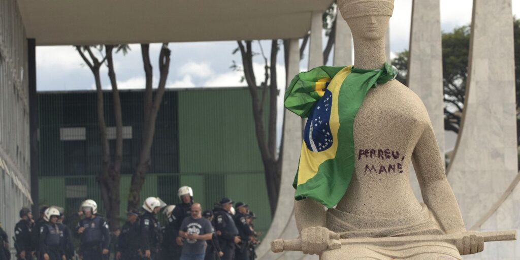 moraes-rejeita-revisar-pena-de-debora-do-batom,-condenada-pelo-8/1