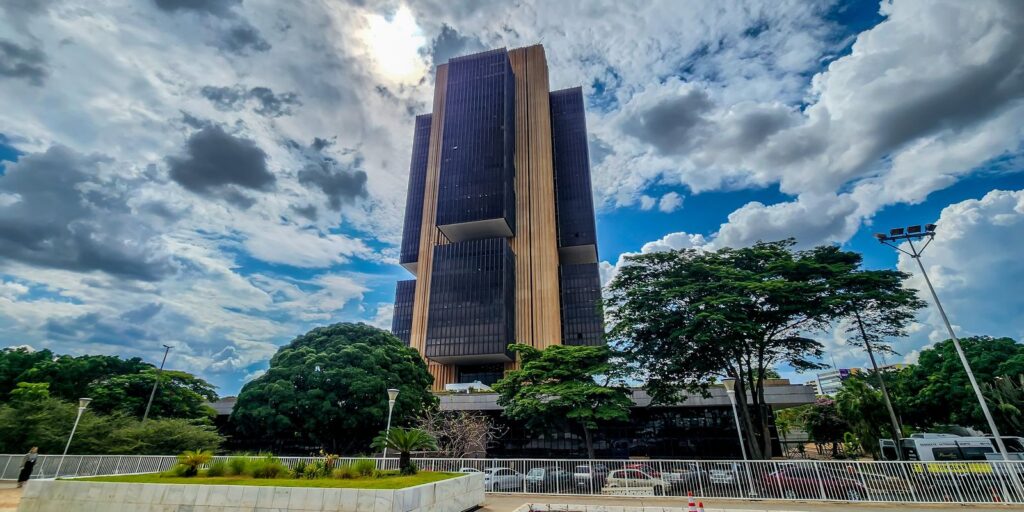 juros-pressionam-a-divida-mais-que-gastos-publicos,-dizem-economistas