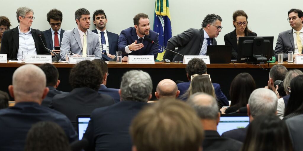 durigan-diz-ser-contra-qualquer-compensacao-ao-fim-da-escala-6×1