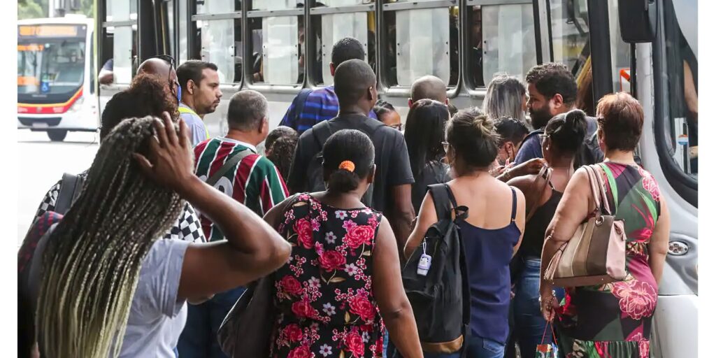 desemprego-mais-longo-cai-21,7%-e-e-o-menor-ja-registrado-pelo-ibge