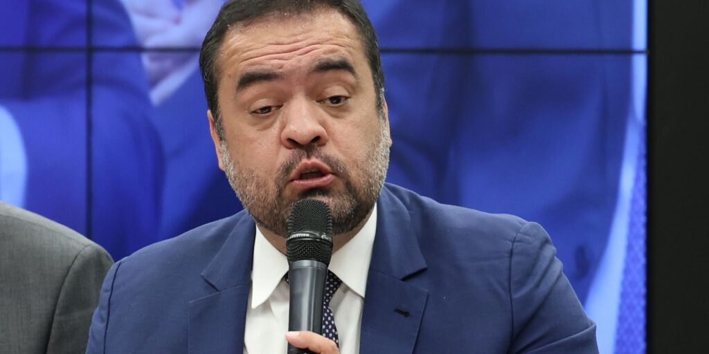 defesa-de-castro-diz-que-“nada-de-relevante”-foi-apreendido-pela-pf