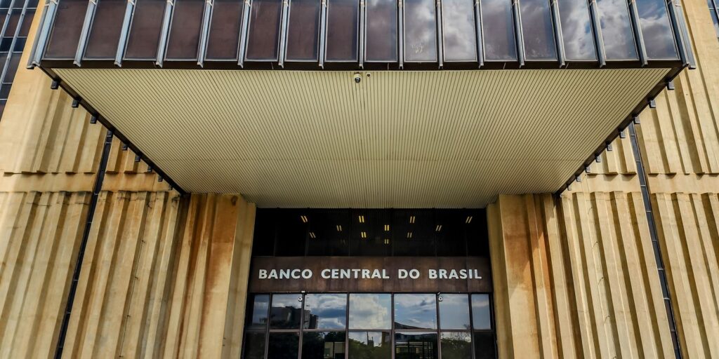 pedido-de-vista-adia-votacao-de-autonomia-financeira-do-banco-central