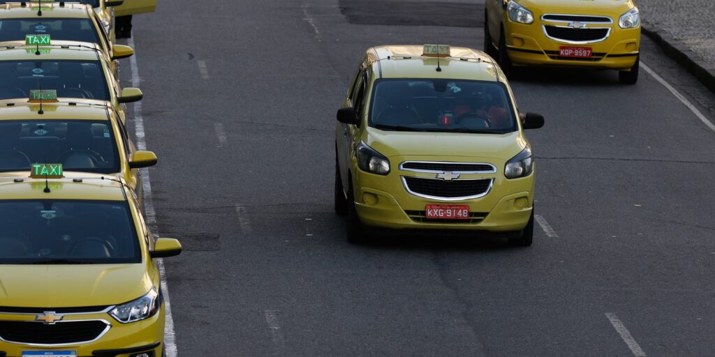 cmn-regulamenta-nova-linha-para-motoristas-de-aplicativos-e-taxistas
