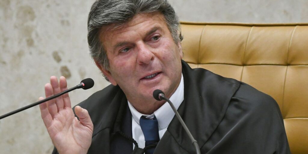 fux-vota-para-manter-presos-pai-e-primo-de-vorcaro