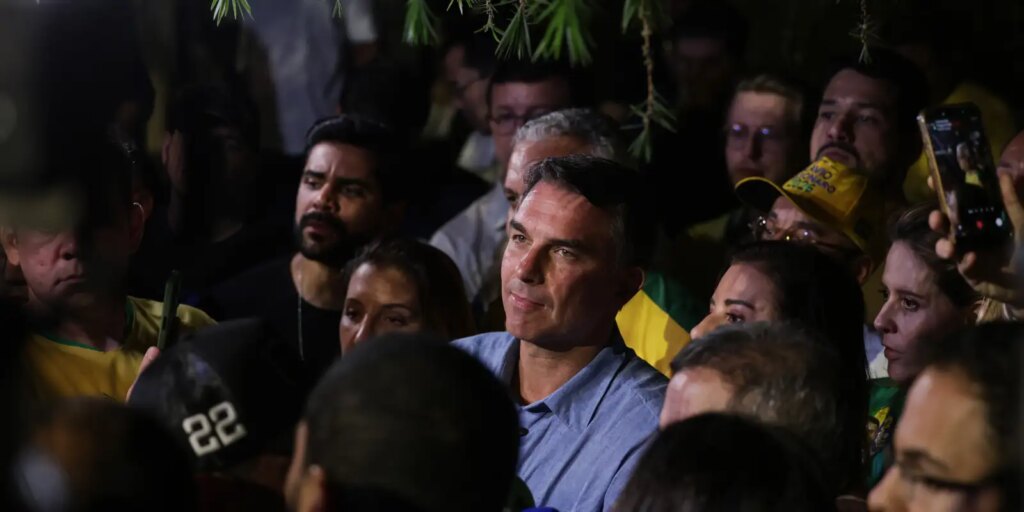 flavio-bolsonaro-impoe-condicoes-para-liberar-sigilos