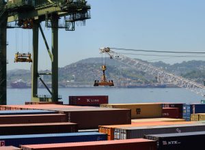 balanca-comercial-tem-superavit-de-us$-7,4-bilhoes-em-agosto
