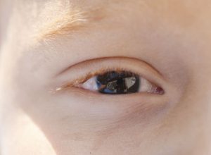 baixa-visao-na-infancia:-especialista-alerta-para-diagnostico-precoce