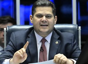 alcolumbre-anuncia-sessoes-para-discutir-e-votar-fim-da-escala-6×1